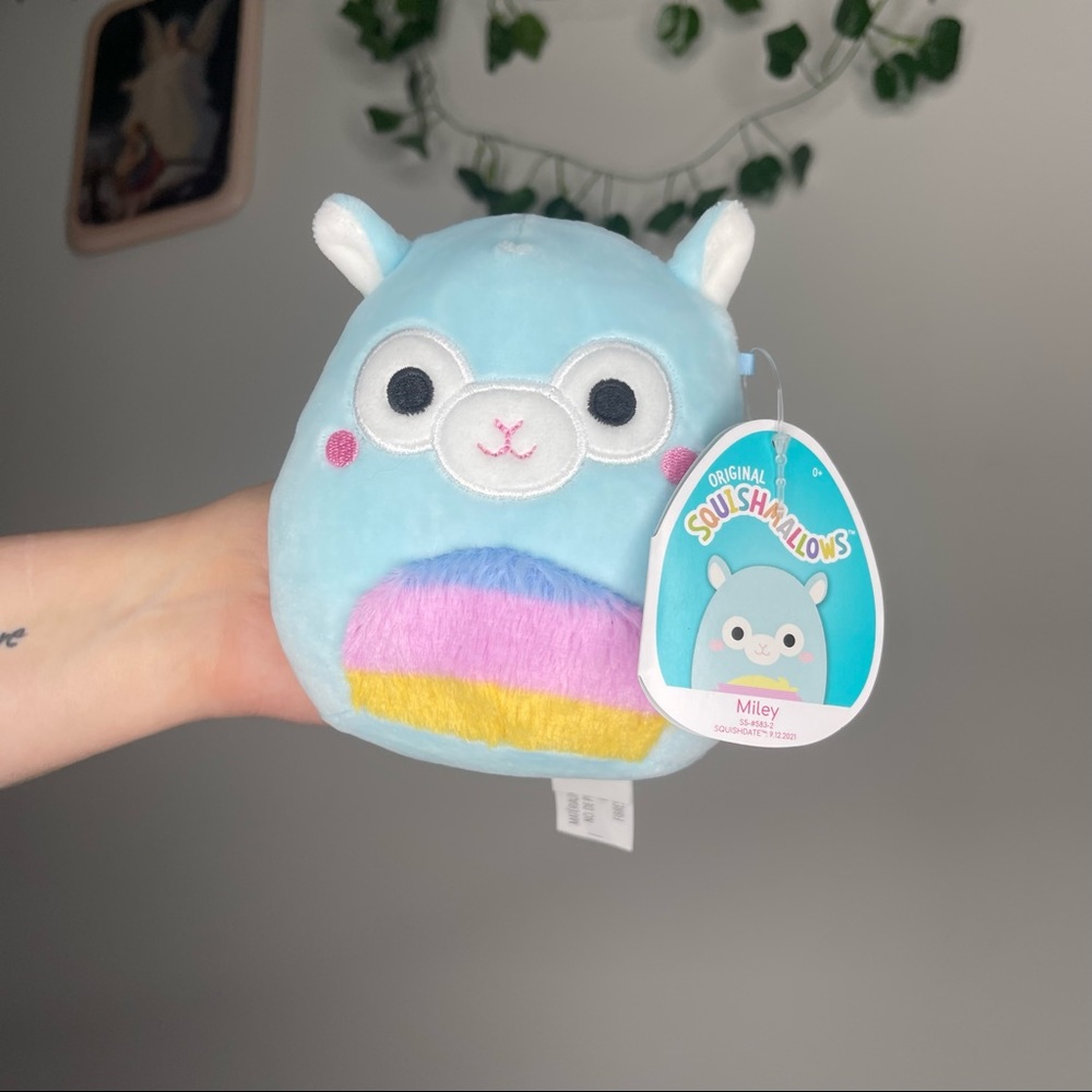 🍓 Miley Squishmallow 5" 🍓